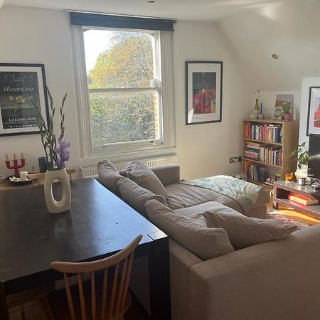 2 Bedroom Top Floor Flat, West Dulwich Free Street Parking Лондон Экстерьер фото