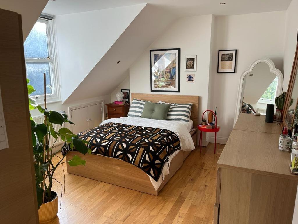 2 Bedroom Top Floor Flat, West Dulwich Free Street Parking Лондон Экстерьер фото